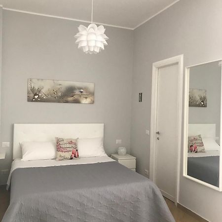 רומא Lovely Little Apartment In Via Aurelia מראה חיצוני תמונה