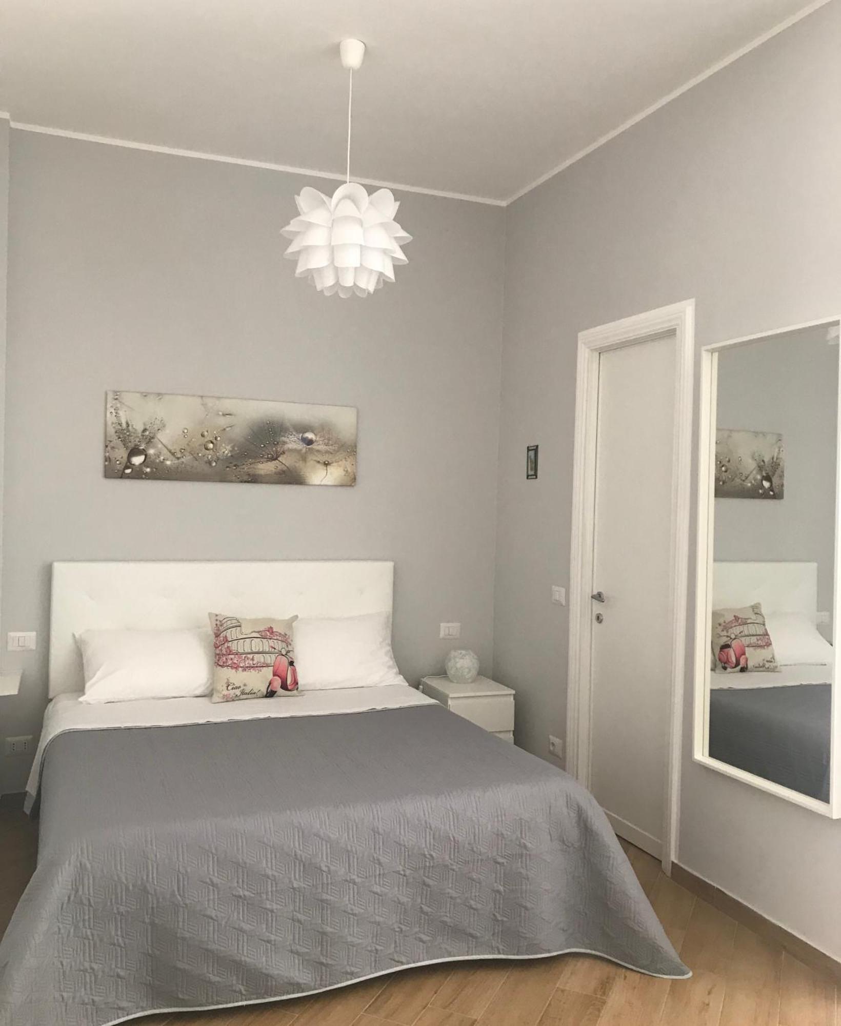 רומא Lovely Little Apartment In Via Aurelia מראה חיצוני תמונה