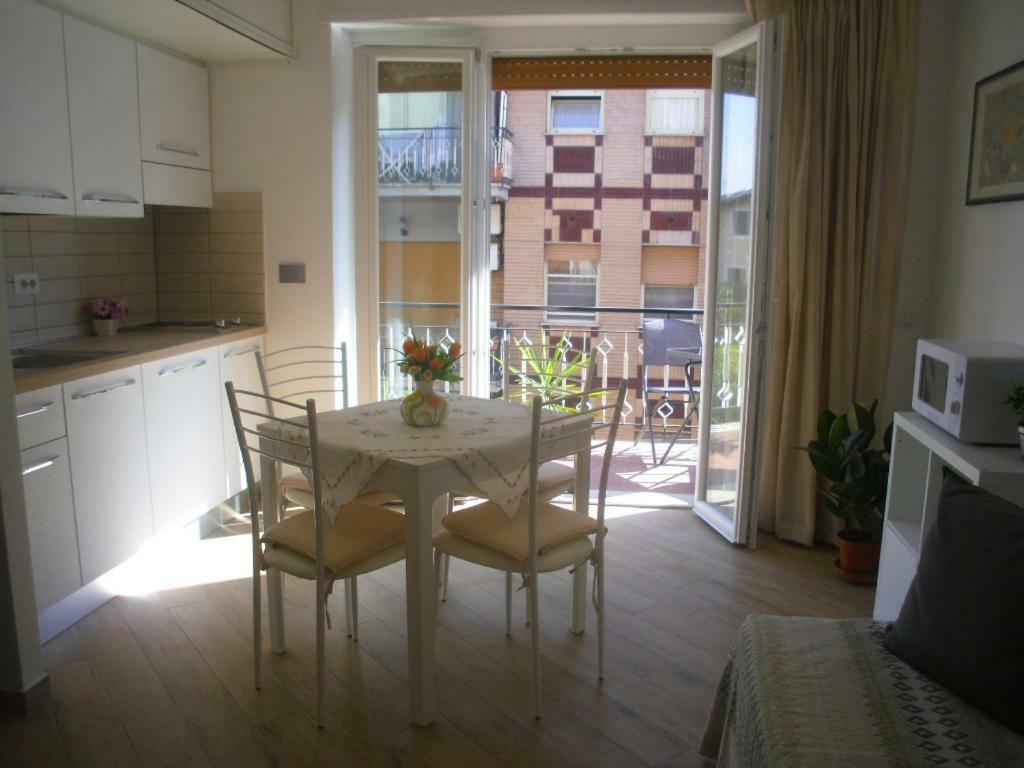 רומא Lovely Little Apartment In Via Aurelia מראה חיצוני תמונה