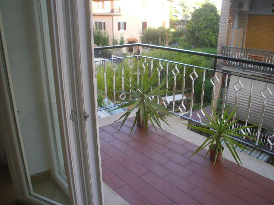 רומא Lovely Little Apartment In Via Aurelia מראה חיצוני תמונה
